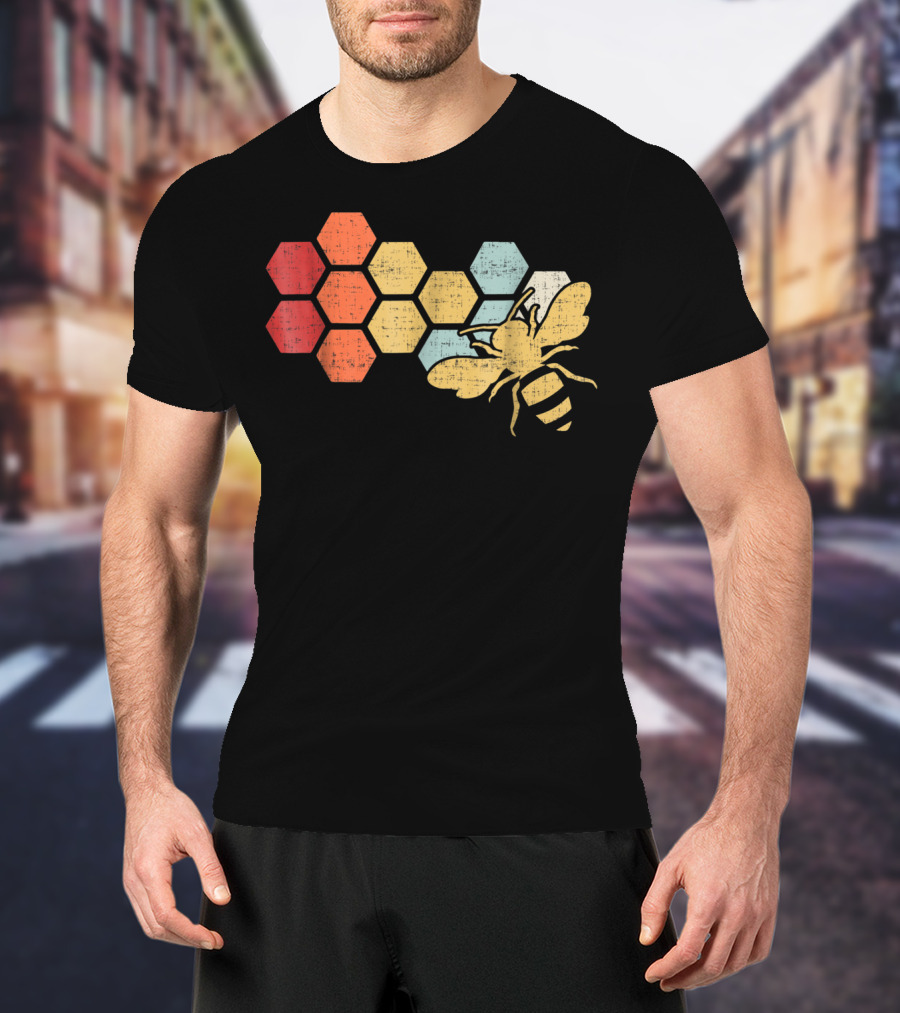 Retro Vintage Honeycomb And Bee Design Beekeeper Beekeeping Honey T-Shirt