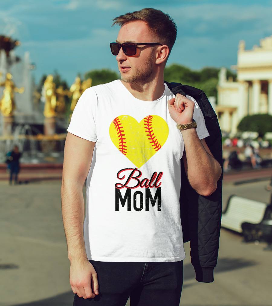 Love Ball Mom Heart Baseball Softball Graph T-Shirt