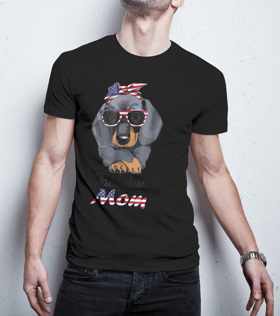 Dachshund Mom Bandana Glasses USA Flag T-Shirt