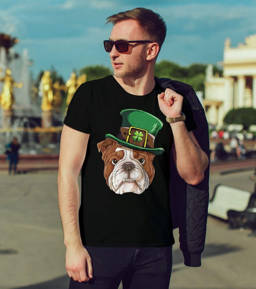English Bulldog Wearing Leprechaun Hat St Patricks Day Dog T-Shirt