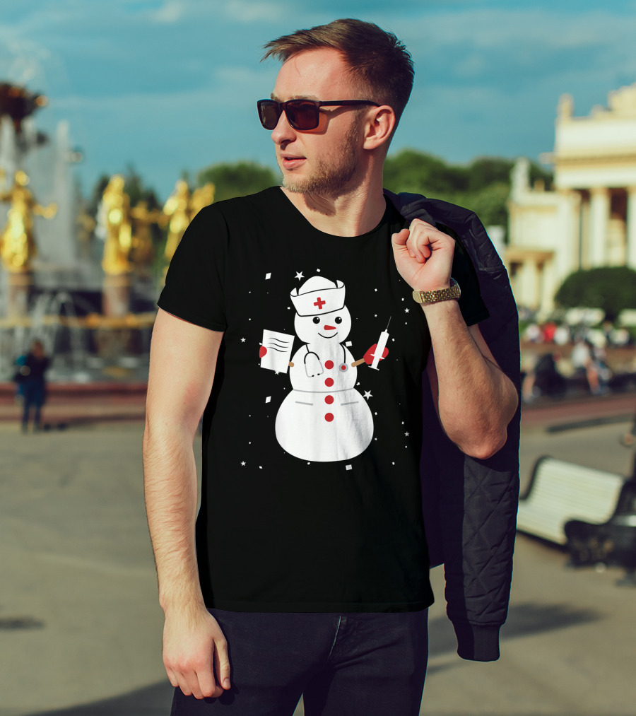 Nurse Snowman Holding Syringe And Clipboard For Cute Christmas Winter T-Shirt