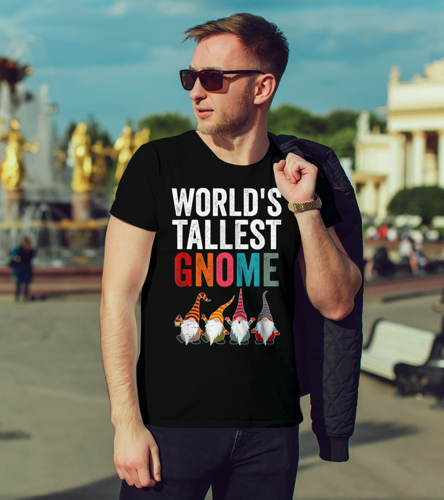 World's Tallest Gnome Christmas Lovers Funny Gnomes T-Shirt