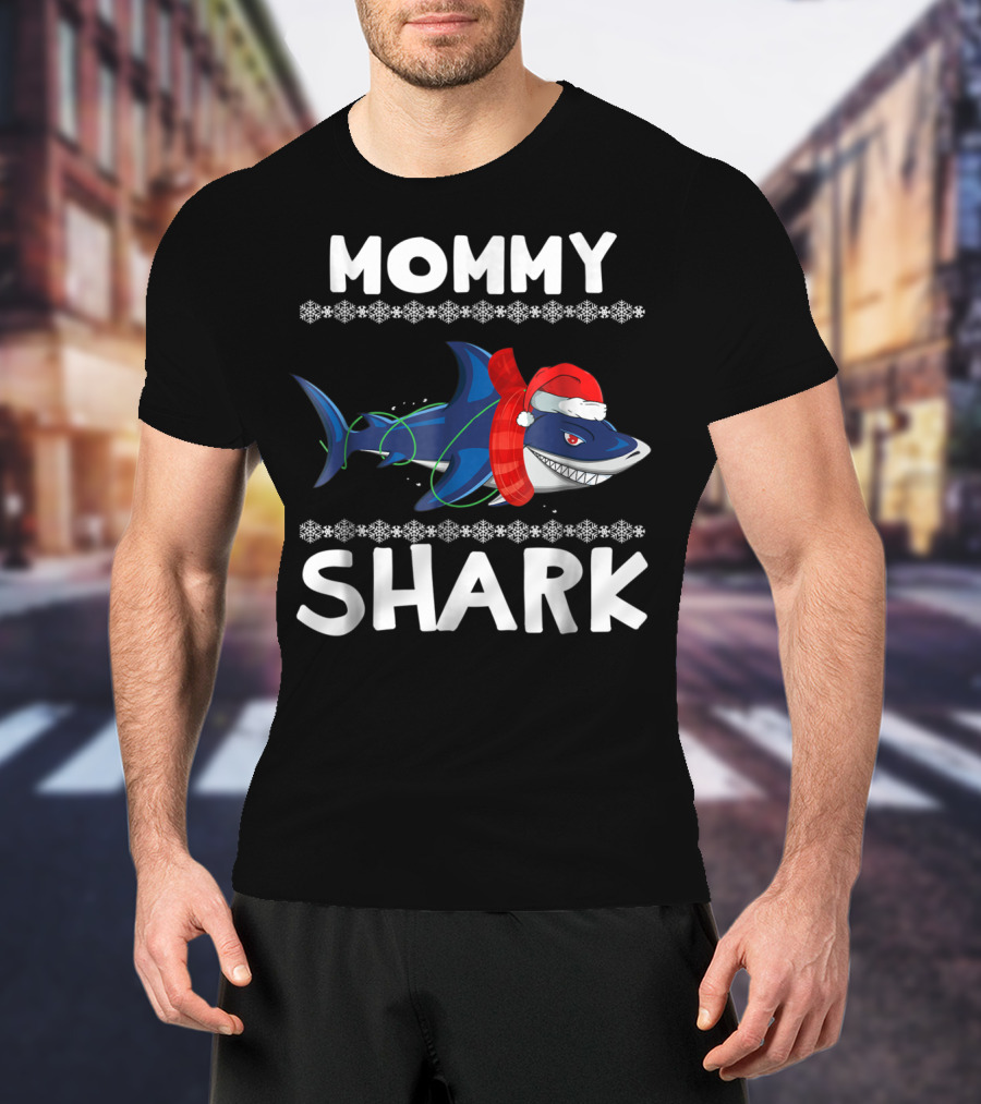 Mommy Shark Christmas Family With Santa Hat And Snowflakes T-Shirt
