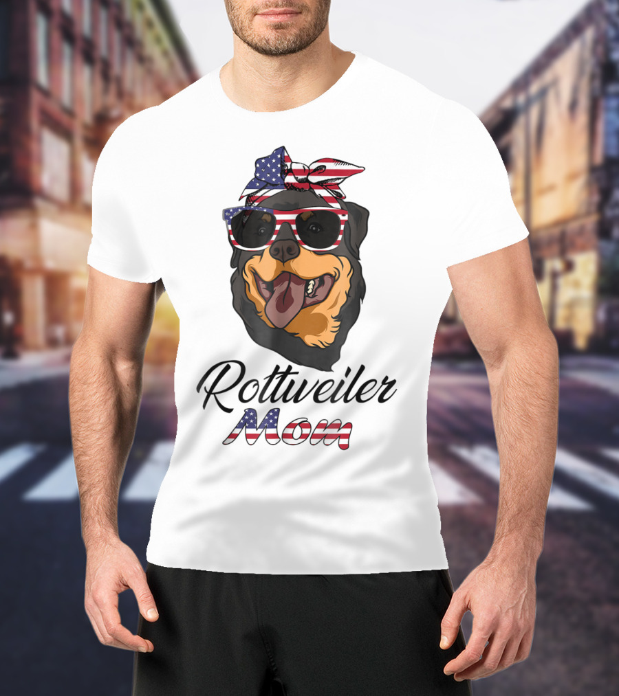 Rottweiler Mom Bandana Glasses American Flag T-Shirt