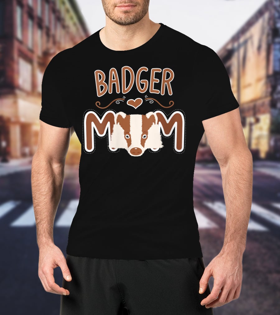 Badger Mom Heart Love Womens Animal Clothing T-Shirt