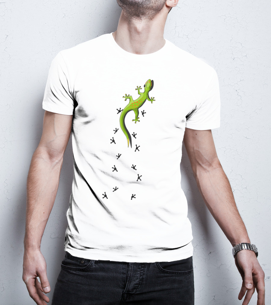 Clever Green Lizard Reptile Tracks Climbing Gecko T-Shirt