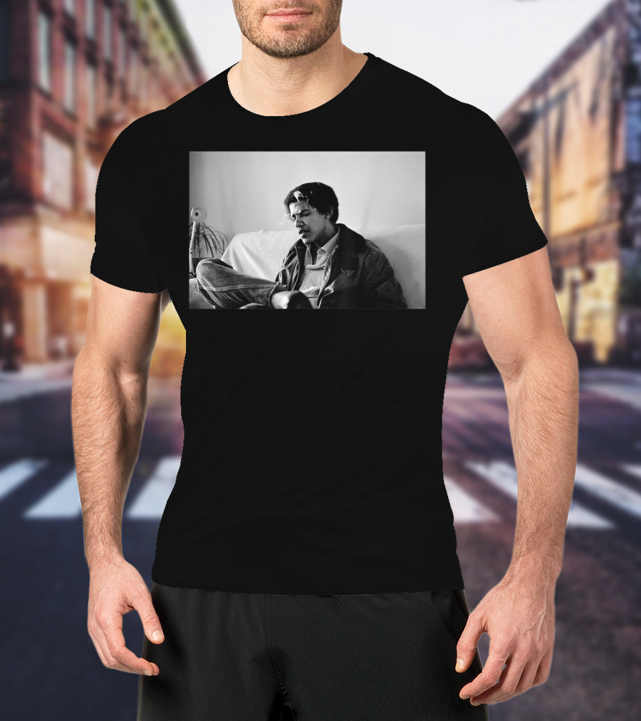 Vintage College Obama Black And White Photo Smoking Relaxed Mood T-Shirt