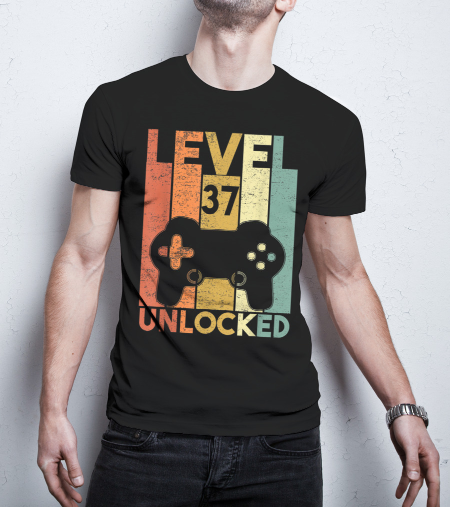 Level 37 Unlocked 1983 Birthday Gaming Controller T-Shirt