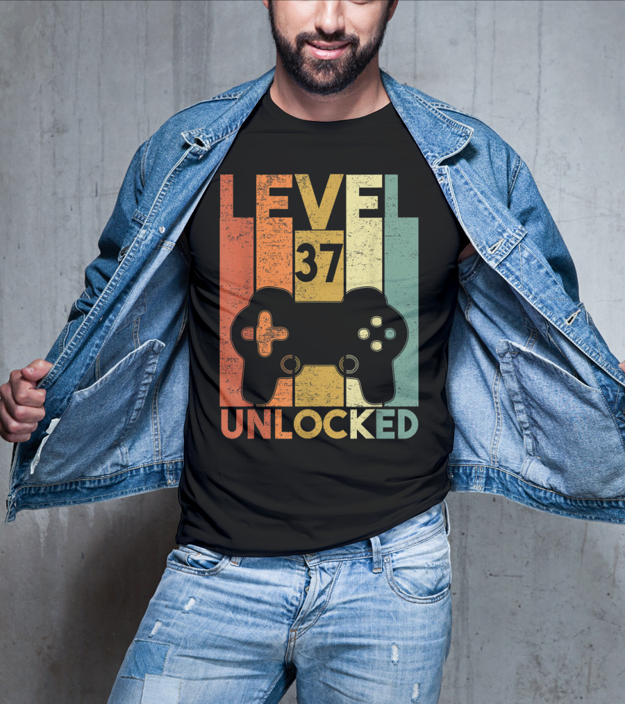 Level 37 Unlocked 1983 Birthday Gaming Controller T-Shirt