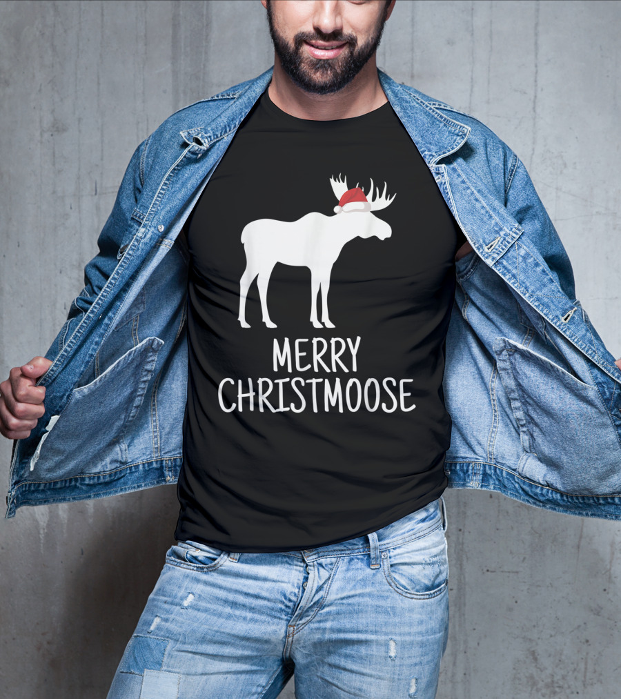 Merry Christmoose Funny Pun Animal Holiday Moose With Santa Hat T-Shirt
