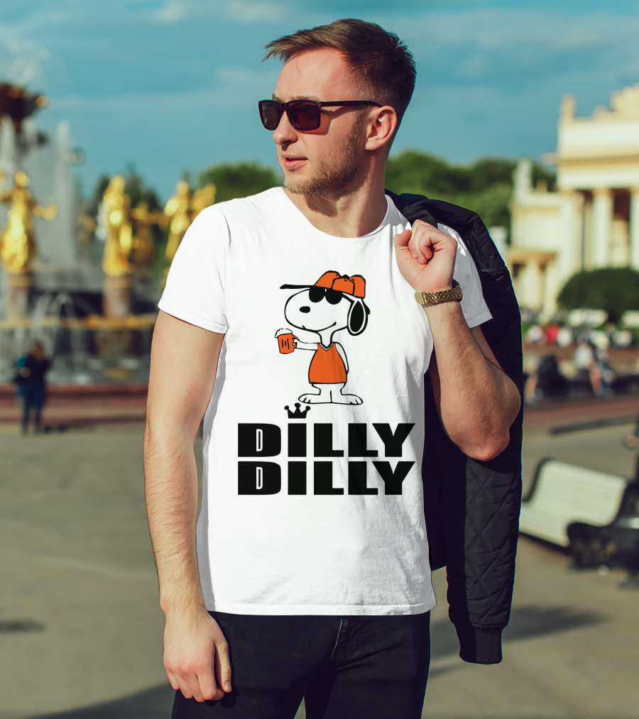 Dilly Dilly Funny Snoopy The Peanuts Movie Beer Hat And Glass T-Shirt