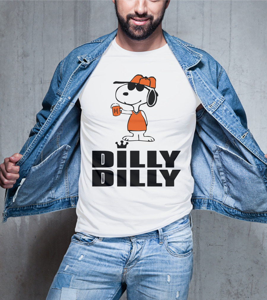 Dilly Dilly Funny Snoopy The Peanuts Movie Beer Hat And Glass T-Shirt
