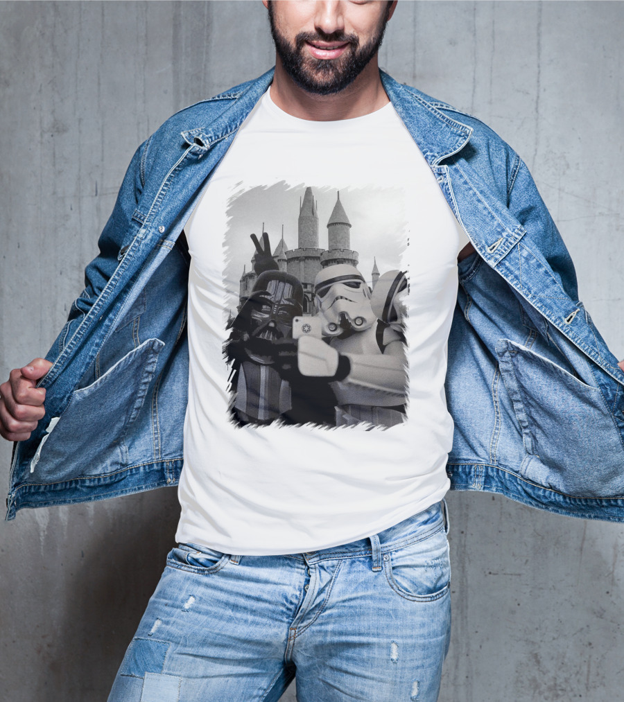 Selfie With Darth Vader And Stormtroopers At Disneyland Castle Star Wars T-Shirt