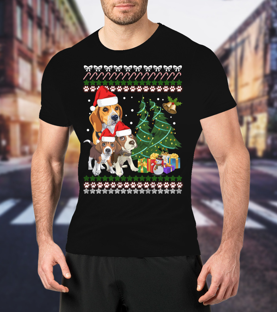 Santa Hat Beagles Christmas Tree And Gifts T-Shirt
