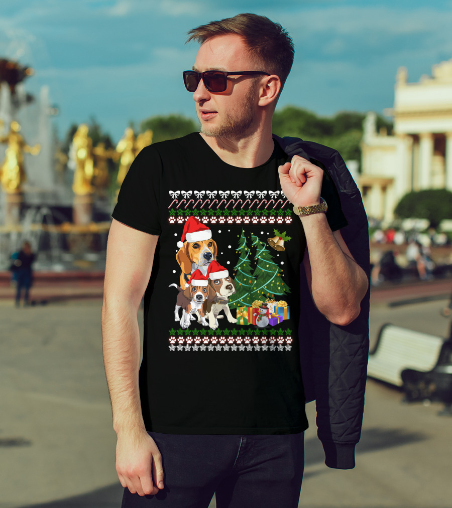 Santa Hat Beagles Christmas Tree And Gifts T-Shirt