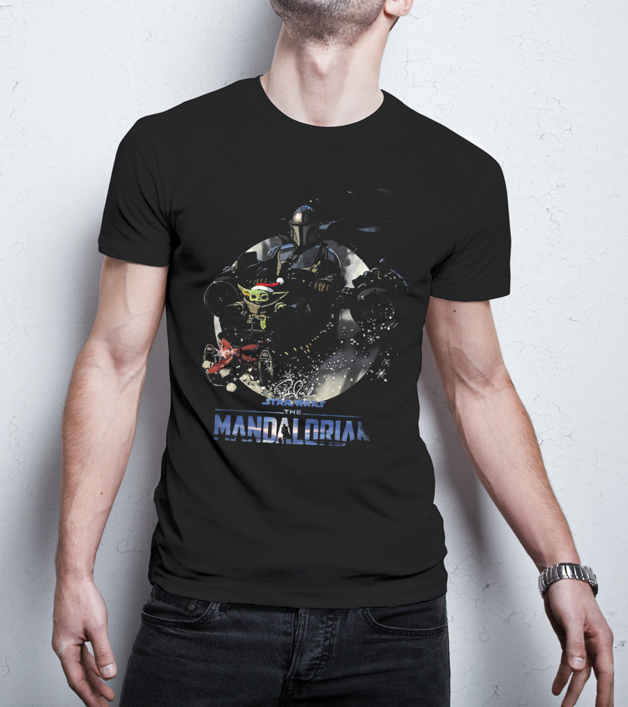 Star Wars The Mandalorian Mando And Baby Yoda Christmas Signature T-Shirt
