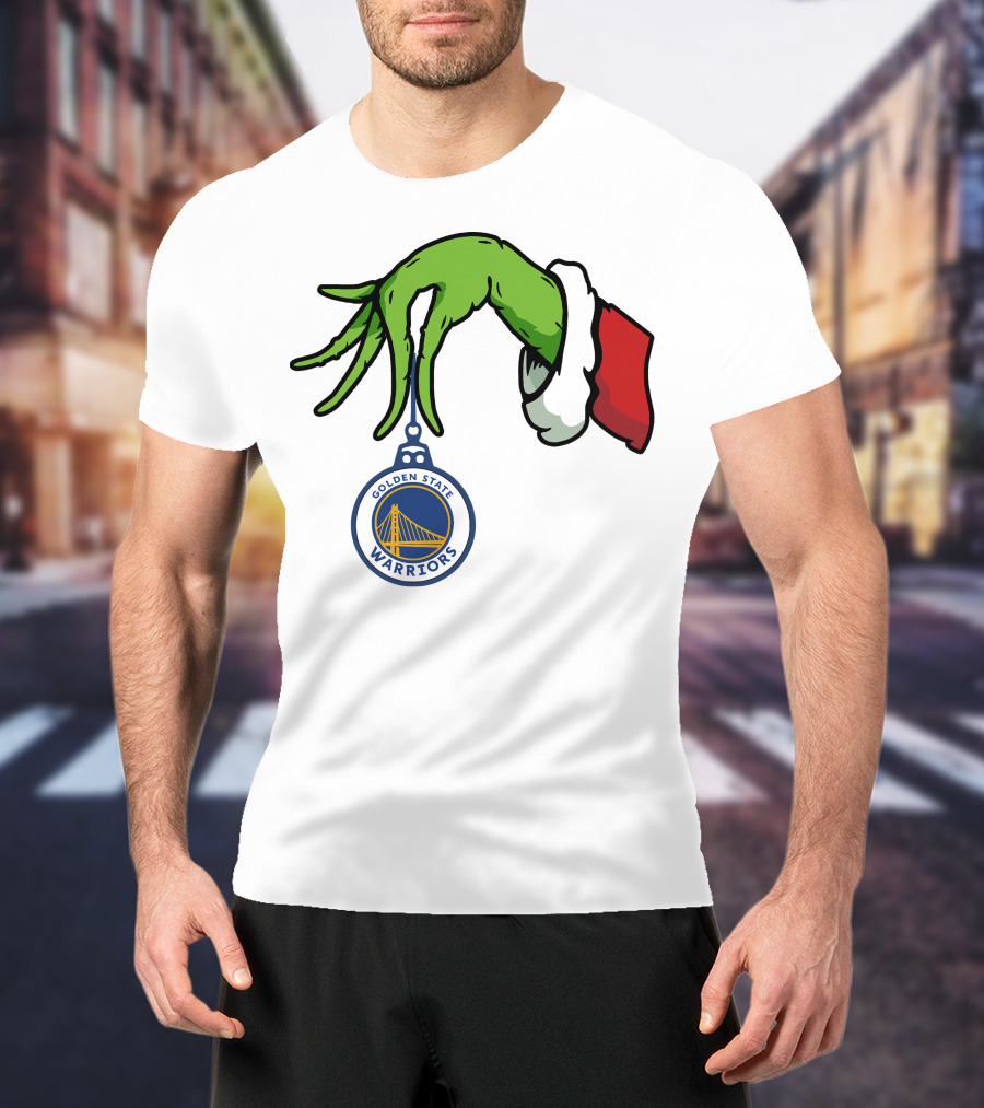 The Grinch Hand Holding Golden State Warriors T-Shirt