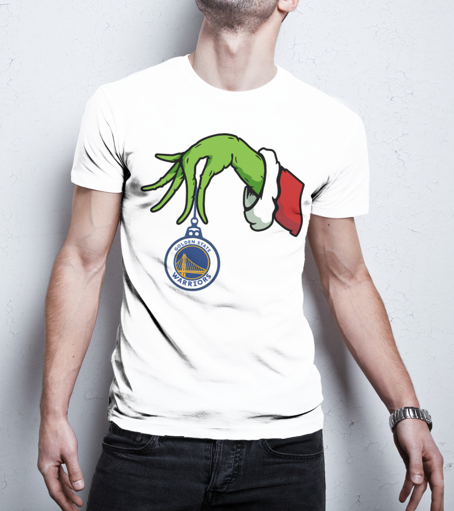 The Grinch Hand Holding Golden State Warriors T-Shirt