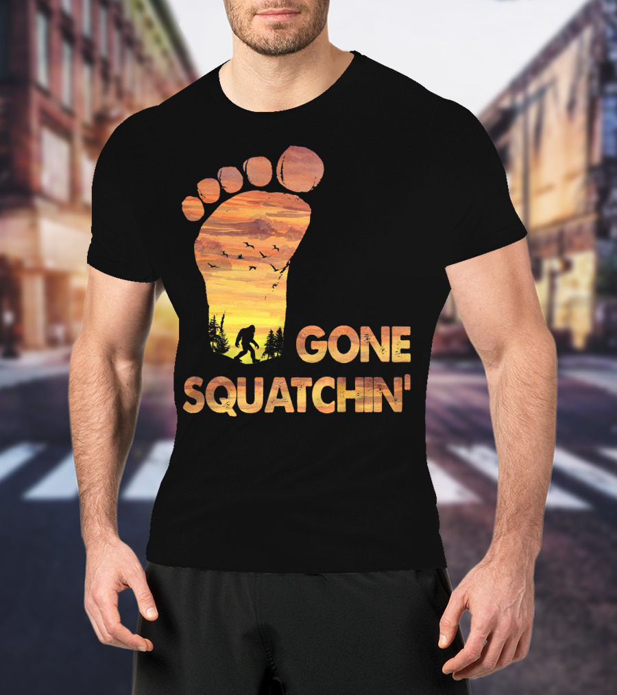 Bifoot Gone Squatchin Footprint Silhouette With Bigfoot And Mountain Sunset Scene T-Shirt
