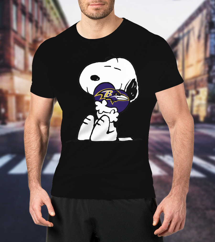 Snoopy Holding Baltimore Ravens T-Shirt