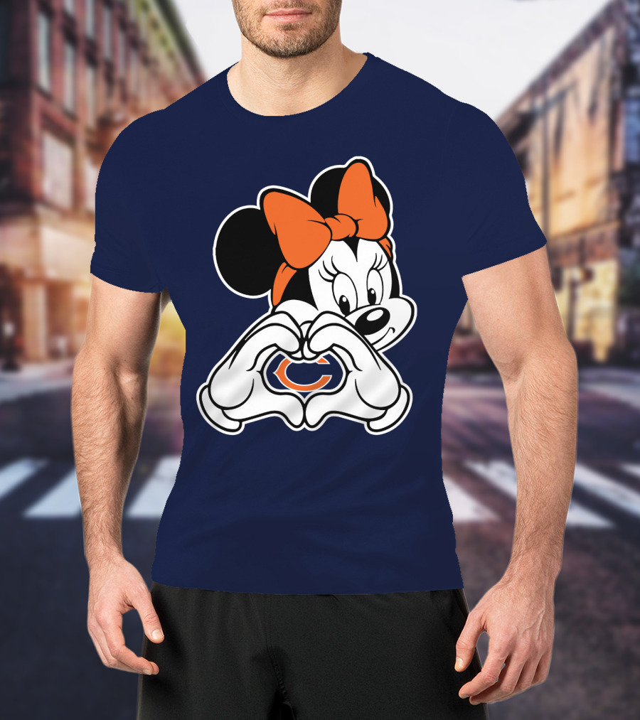 Minnie Mouse Heart Hands Chicago Bears C T-Shirt
