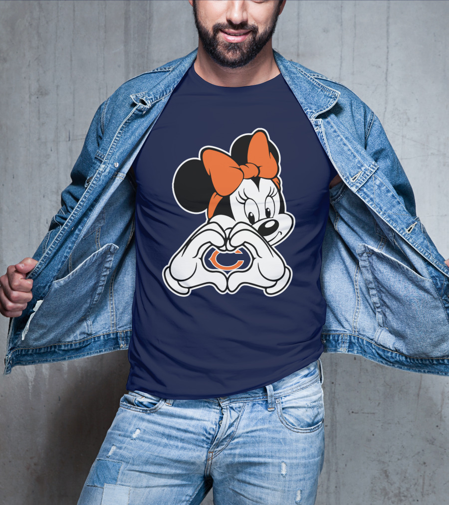 Minnie Mouse Heart Hands Chicago Bears C T-Shirt