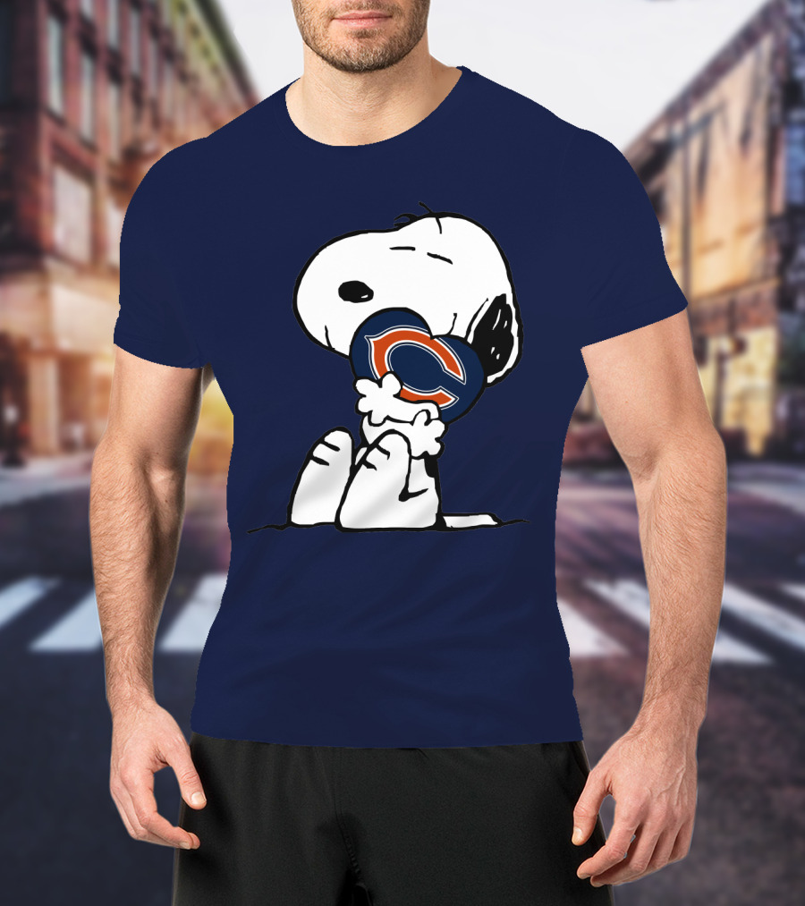Snoopy Hugging Chicago Bears Heart T-Shirt