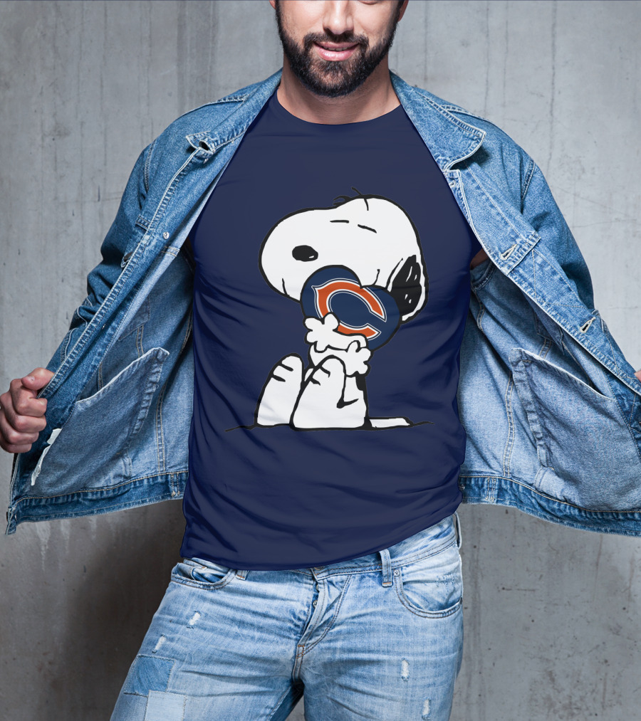 Snoopy Hugging Chicago Bears Heart T-Shirt
