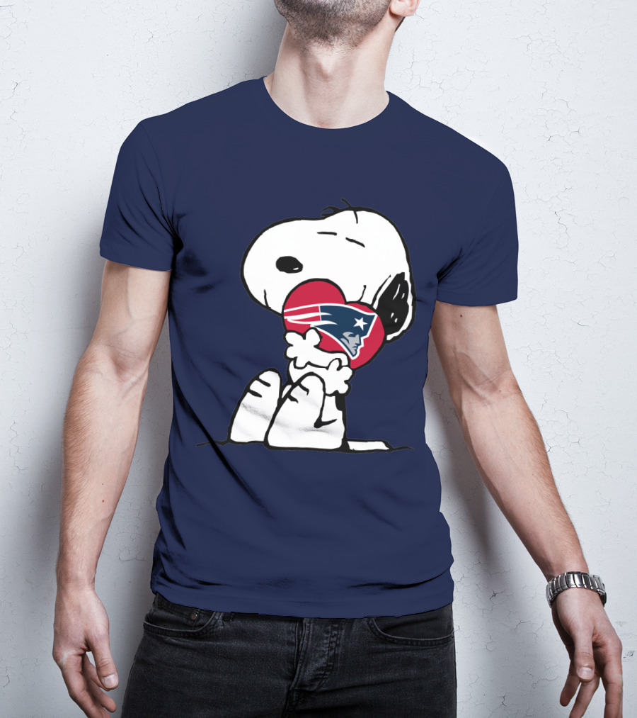 Snoopy Hugging New England Patriots Heart With Team T-Shirt
