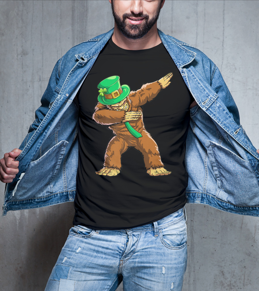 Dabbing Bigfoot St Patricks Day Leprechaun Hat T-Shirt