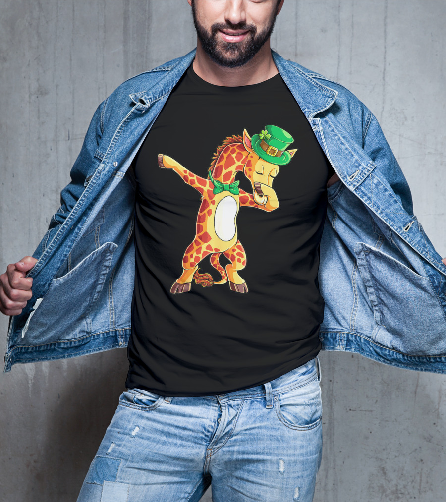 Dabbing Giraffe St Patricks Day Leprechaun Hat Green Bowtie T-Shirt