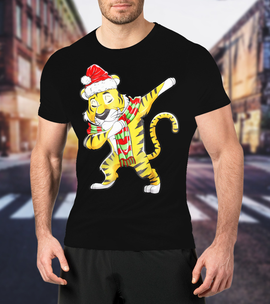 Dabbing Tiger Santa In Santa Hat And Festive Scarf T-Shirt