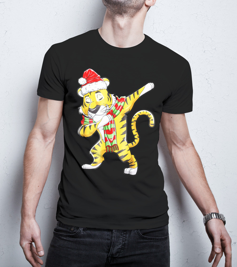 Dabbing Tiger Santa In Santa Hat And Festive Scarf T-Shirt
