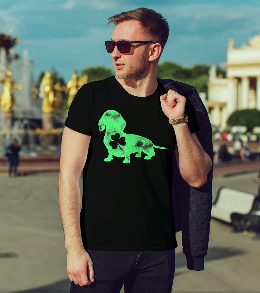 Dachshund Shamrock St Patricks Day Dog Lover Men T-Shirt