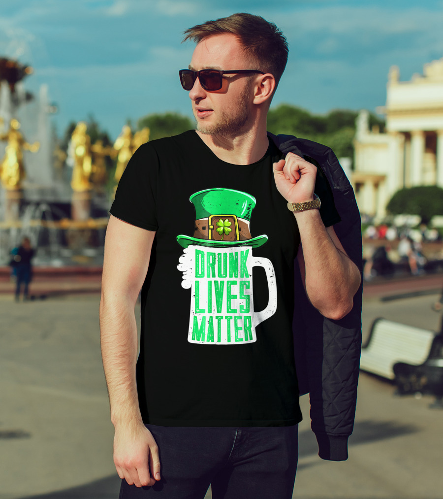 Drunk Lives Matter St Patricks Day Beer Mug Leprechaun Hat T-Shirt