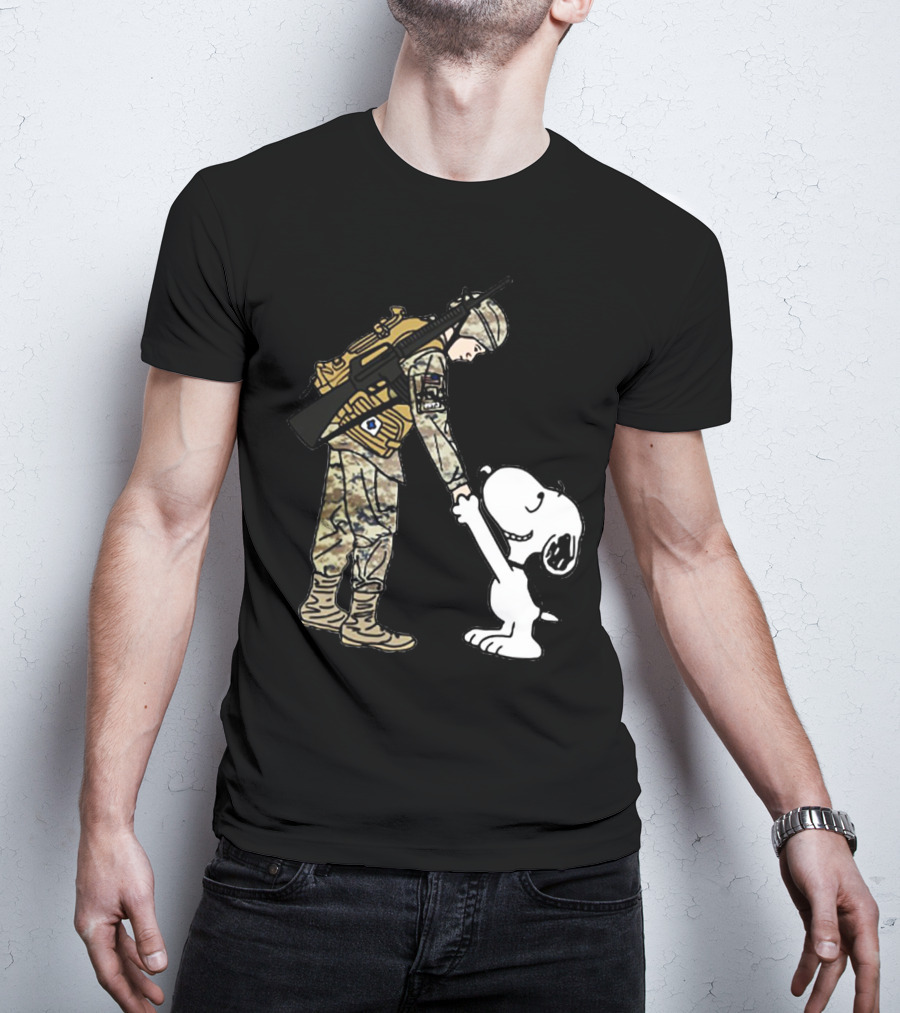 Veteran And Snoopy Dog Saluting Friendship T-Shirt