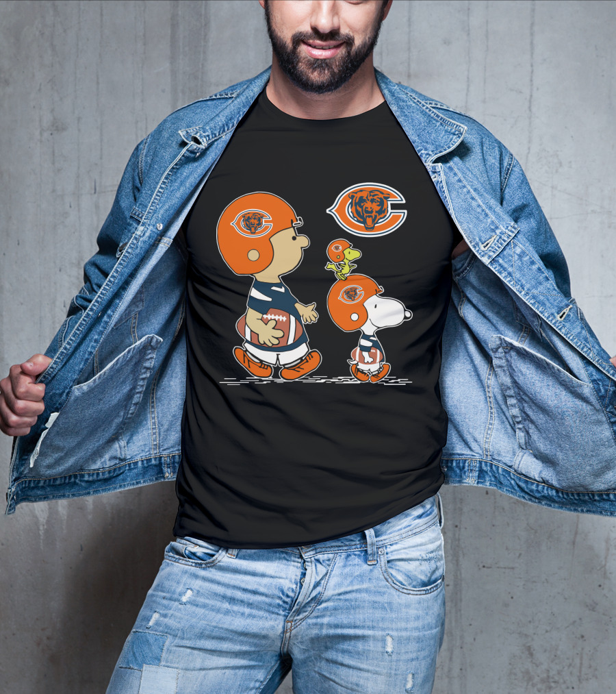 Chicago Bears Peanuts Football Charlie Brown Snoopy Woodstock T-Shirt