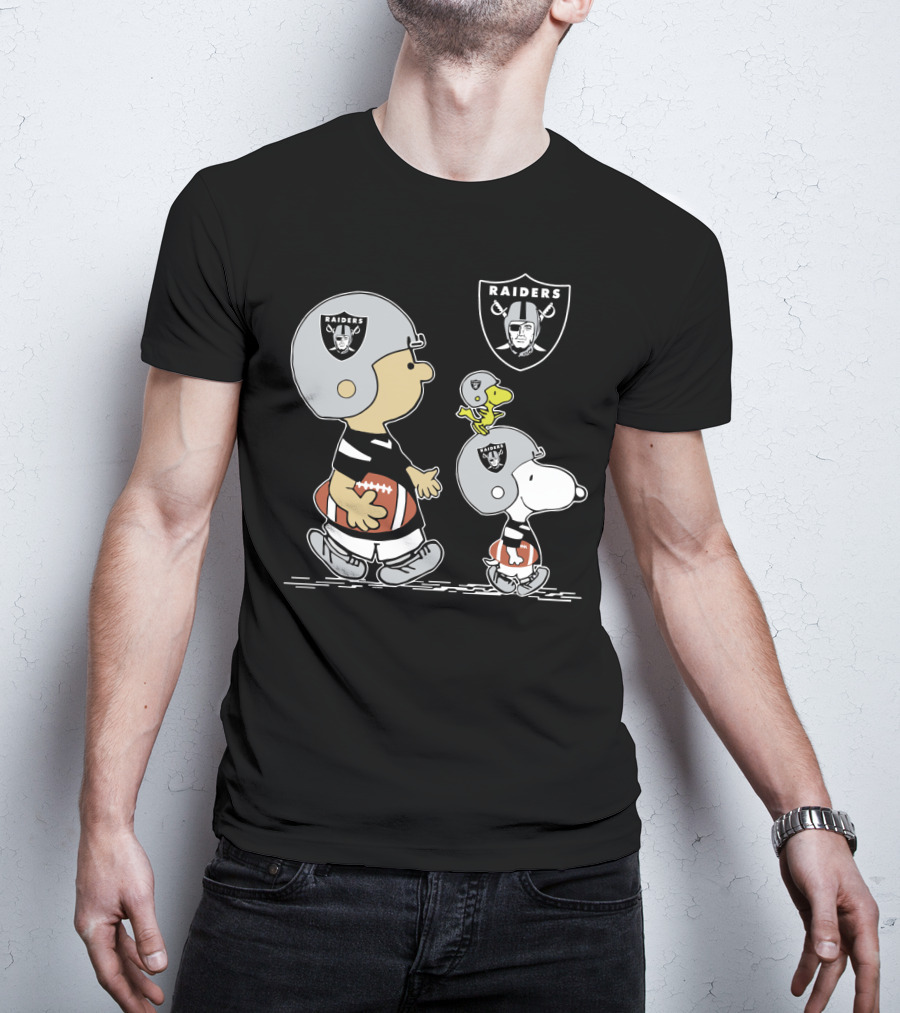 Raiders Snoopy Charlie Brown Woodstock Football Team Helmets T-Shirt