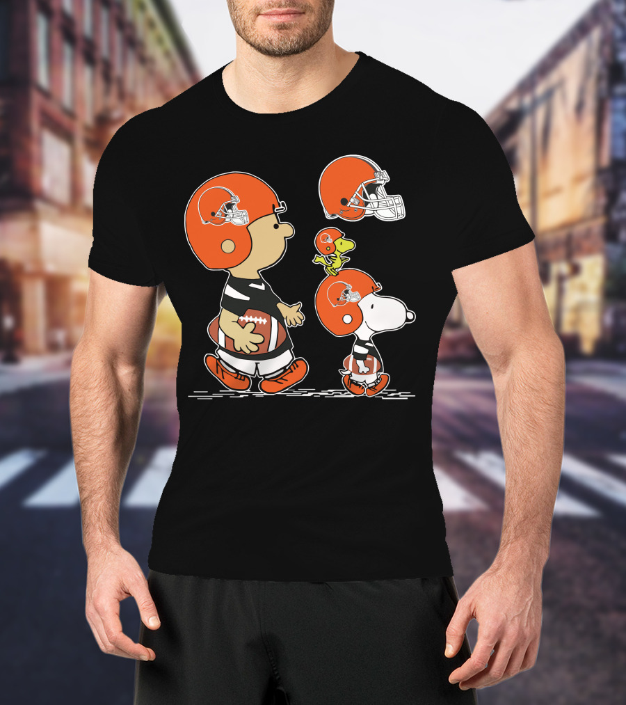 Browns Snoopy Charlie Woodstock Football Helmets Peanuts NFL Collaboration T-Shirt