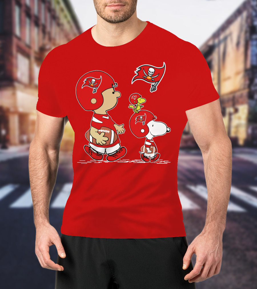 Peanuts Buccaneers Snoopy And Woodstock Football Helmets And Flag T-Shirt