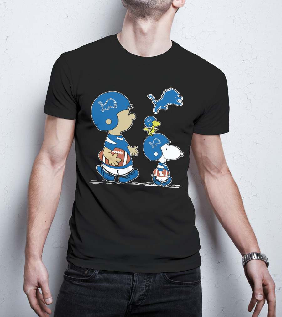 Lions Snoopy Woodstock Football Charlie Brown Helmet Rugby Peanuts Characters NFL T-Shirt
