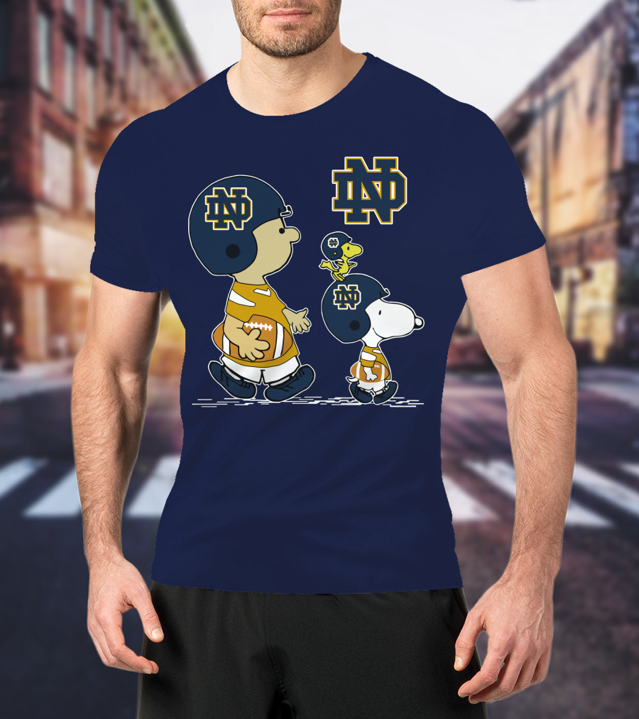 Notre Dame Fighting Irish Peanuts Characters Football Fan Scene T-Shirt