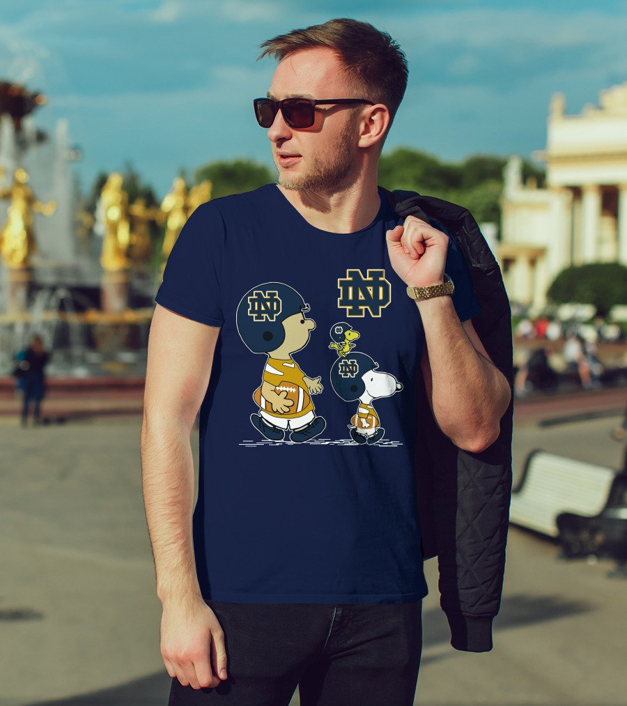 Notre Dame Fighting Irish Peanuts Characters Football Fan Scene T-Shirt