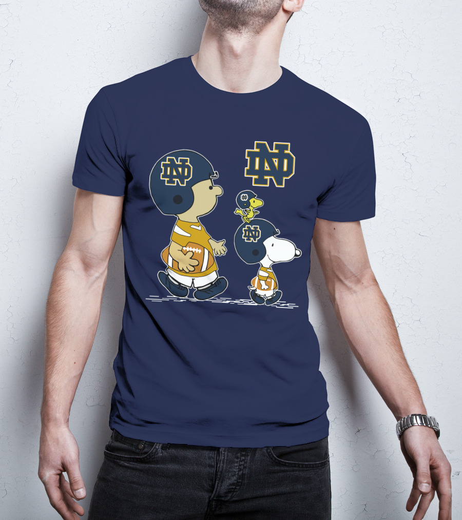 Notre Dame Fighting Irish Peanuts Characters Football Fan Scene T-Shirt