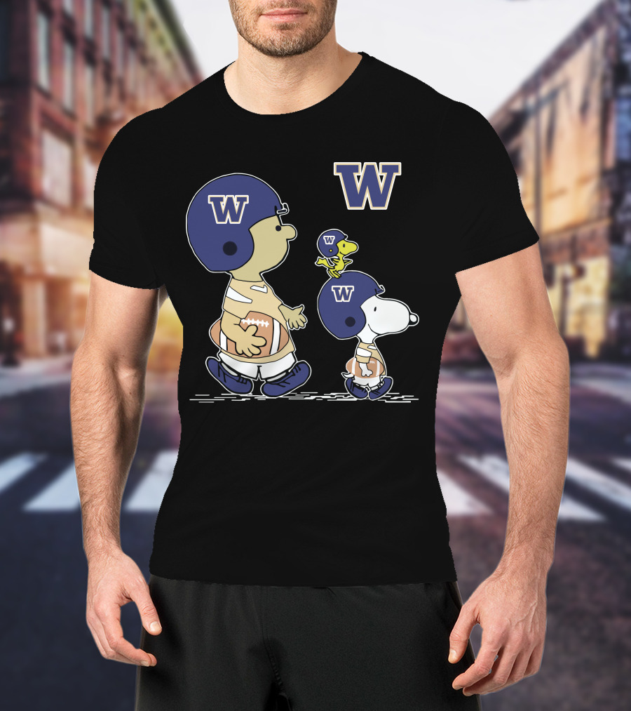 Washington Huskies Snoopy And Woodstock Football Team T-Shirt