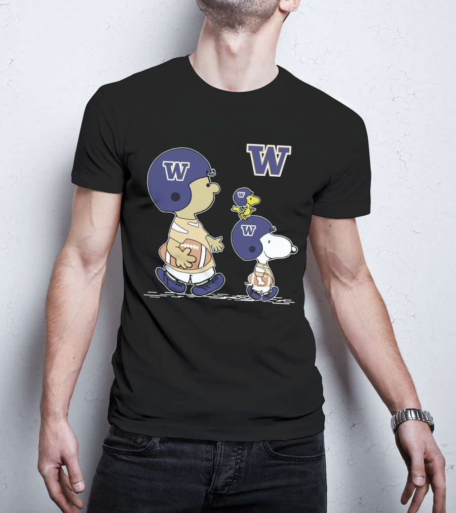 Washington Huskies Snoopy And Woodstock Football Team T-Shirt
