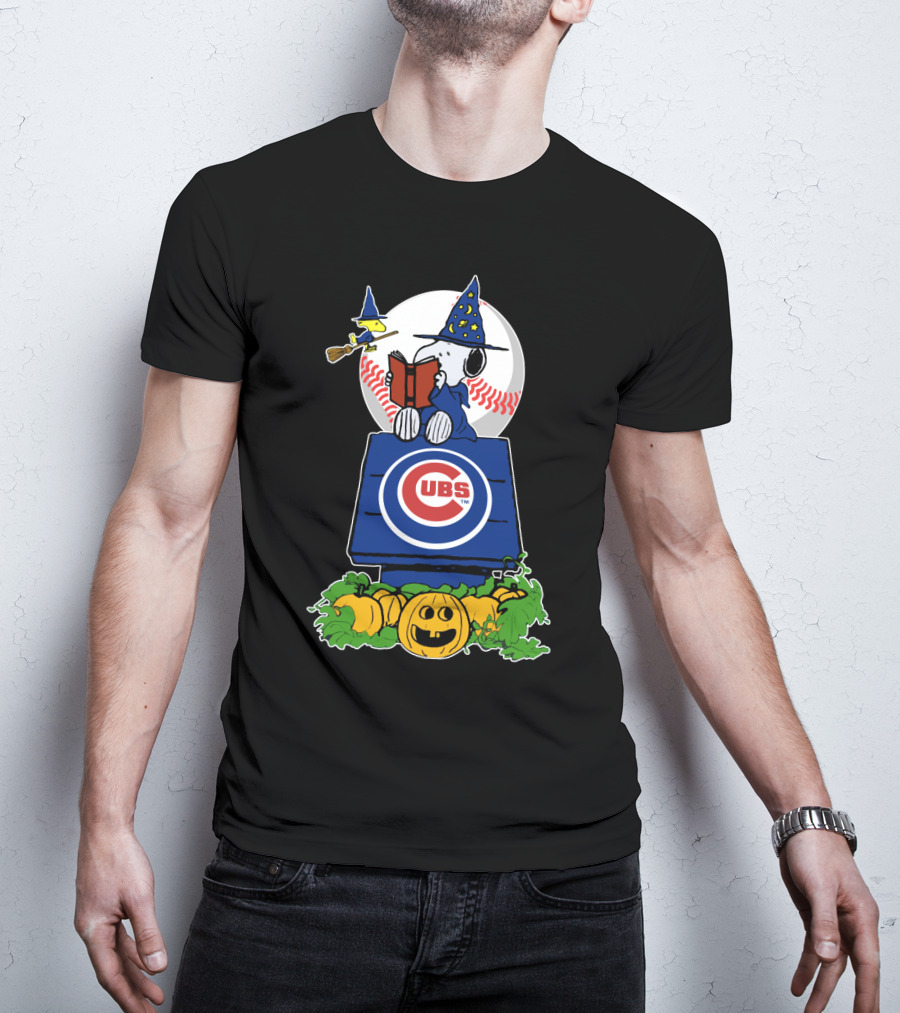 Snoopy Halloween Chicago Cubs With Baseball And Pumpkins T-Shirt