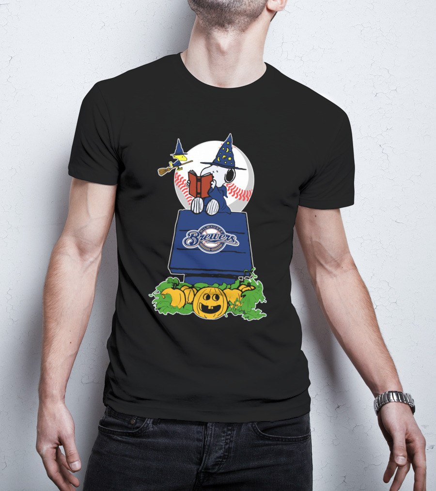 Milwaukee Brewers Halloween Snoopy Witch Baseball Pumpkin Scene T-Shirt