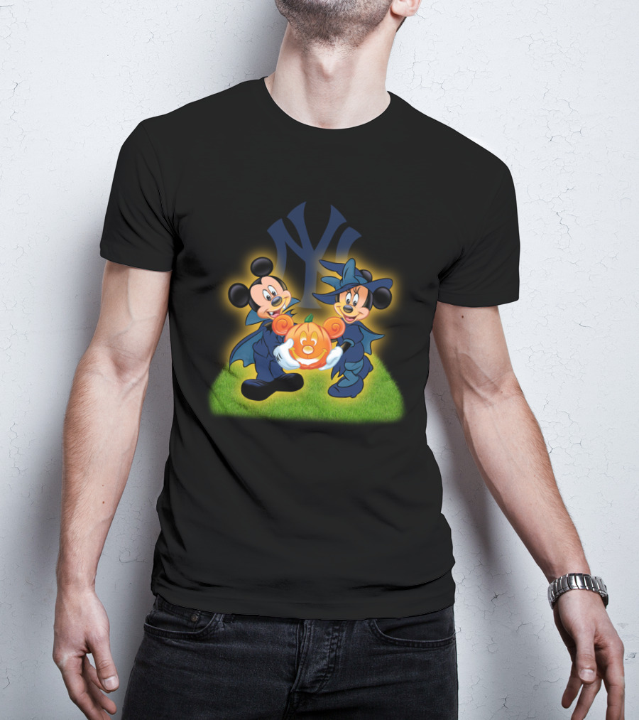 Mickey And Minnie Halloween Pumpkin With New York Yankees T-Shirt