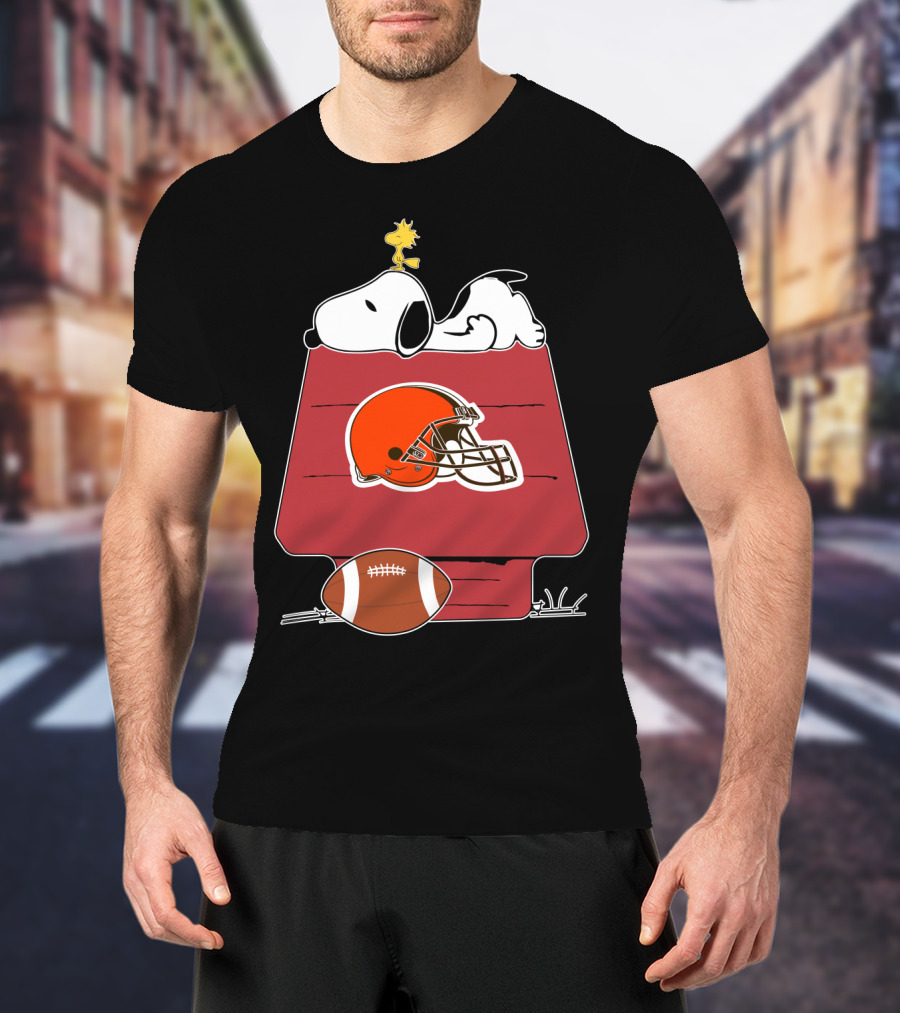 Snoopy And Woodstock On Doghouse With Cleveland Browns Helmet And Football T-Shirt
